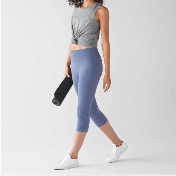 NWT Lululemon Flow & Go crop size 6 - Picture 4 of 4
